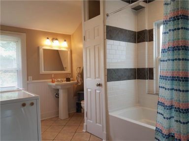 Bathroom/Utility Room